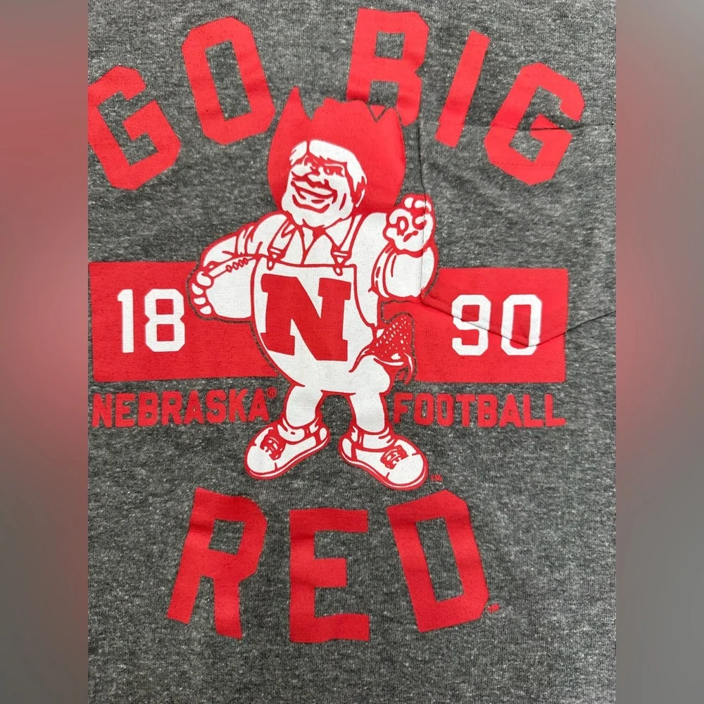 Tailgate AE Go Big Red Soft Tee T Shirt Short Sleeve Small Huskers Nebraska